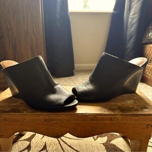 Corso Como Black. Gently worn. No visible wear nor tear.